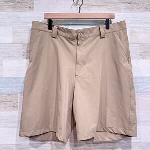 UNDER ARMOUR Performance Golf Shorts Khaki Flat Front Nylon Stretch Mens 38